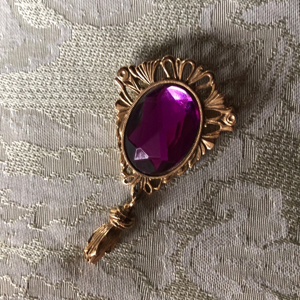 Vintage Broche in purple and gold tone